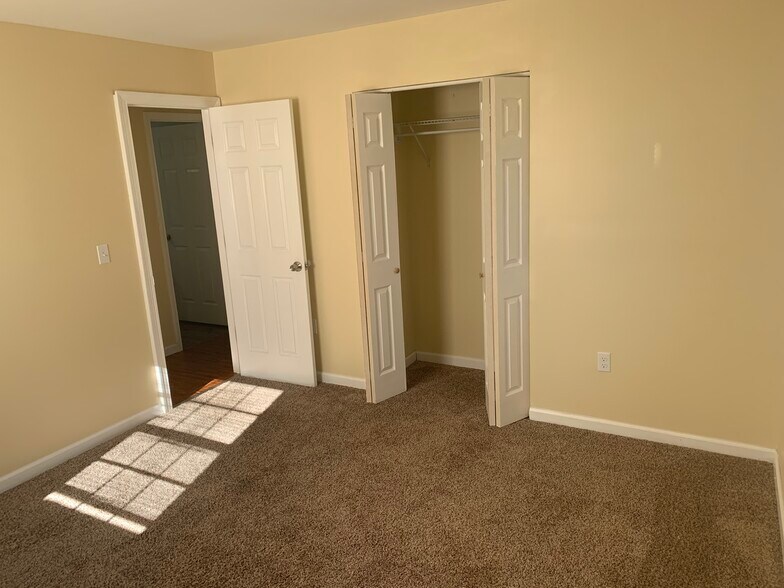 Building Photo - 709 Flintridge Dr