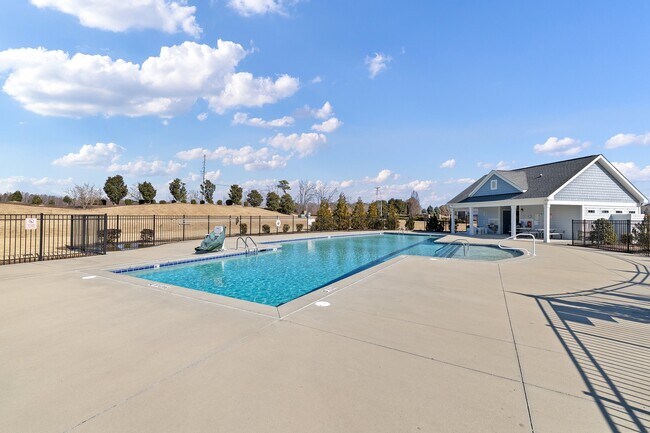 Building Photo - 138 Willow Grove Ln