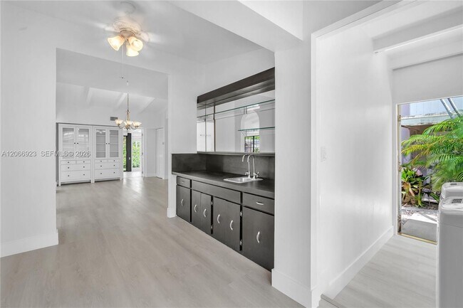 Building Photo - 2555 Nassau Ln