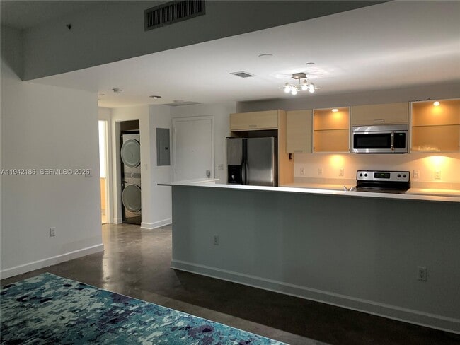 Building Photo - 350 NE 24th St