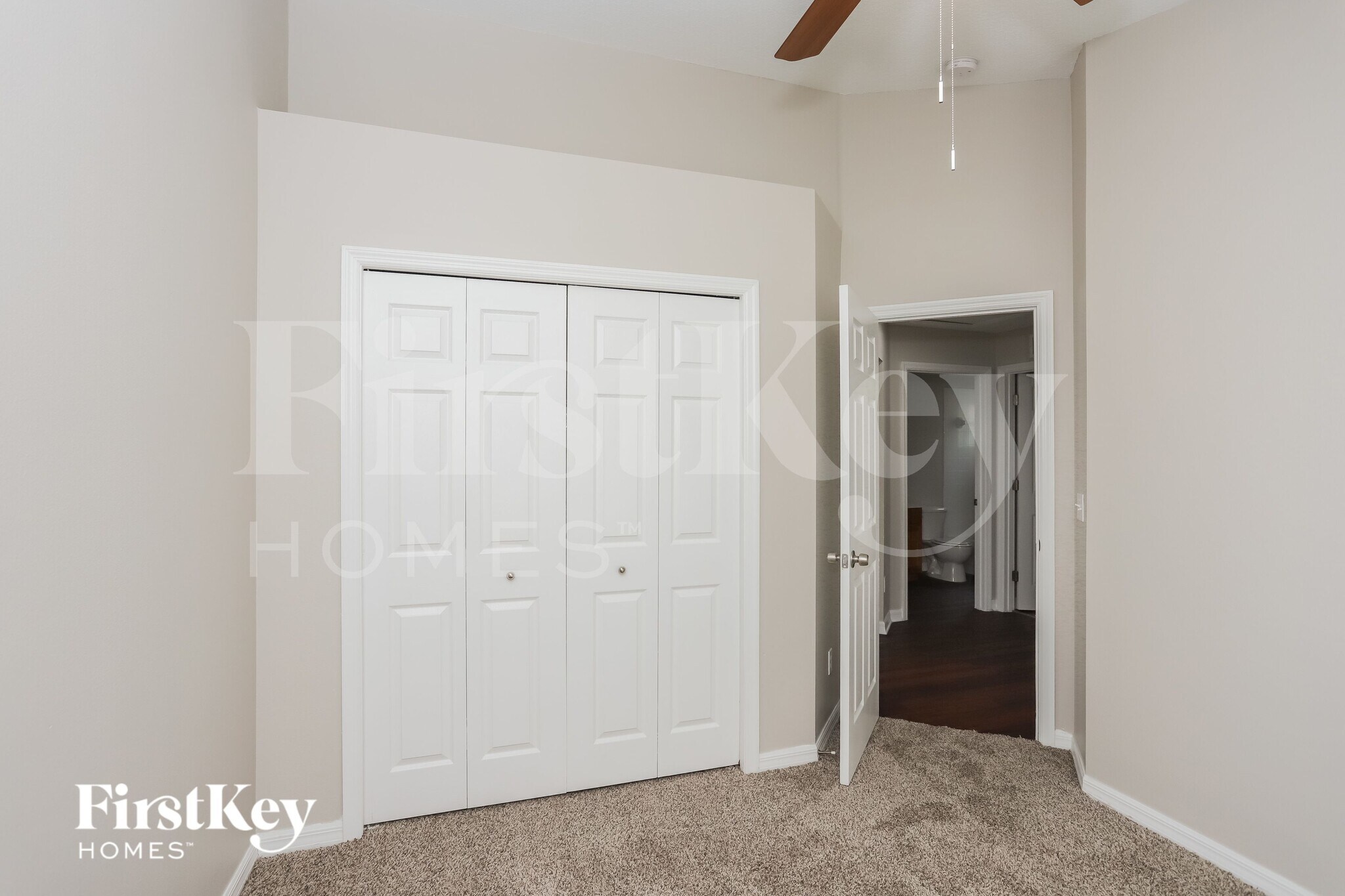 Building Photo - 15206 Searobbin Dr