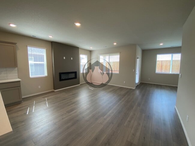 Building Photo - Beautiful Home in Woodburn Coming Soon