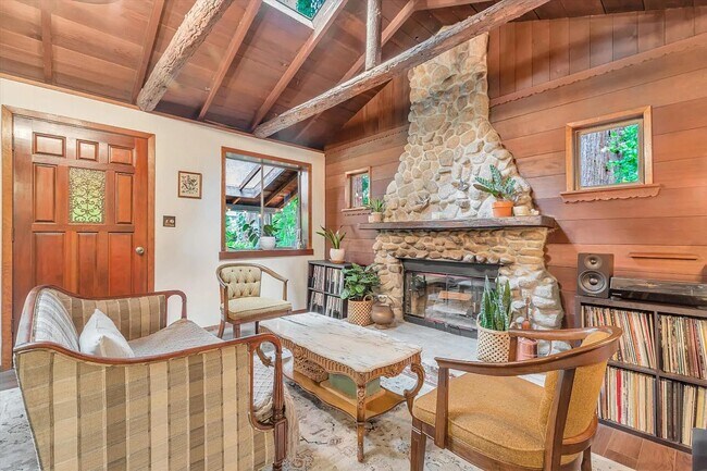 Building Photo - Picturesque, Pet Friendly, with Garage and...