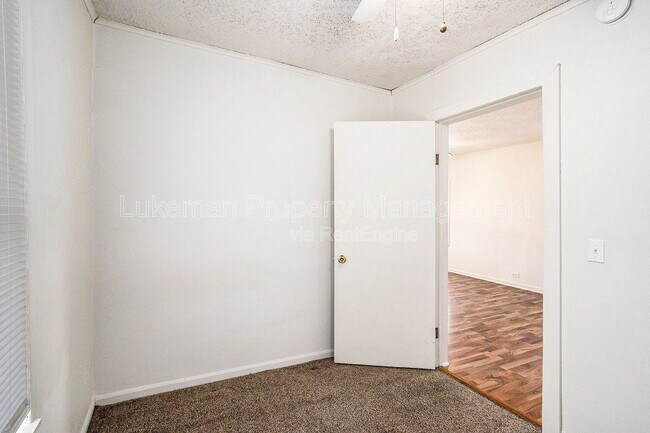 Building Photo - 527 Idaho Ave