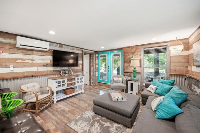 Building Photo - 82 Guada Coma Dr