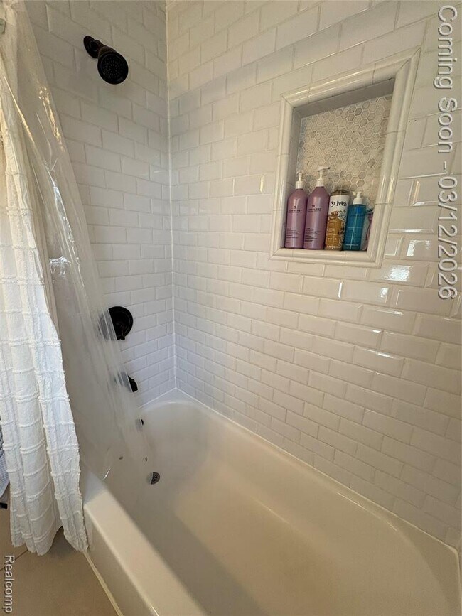 Building Photo - 270 Winry Dr