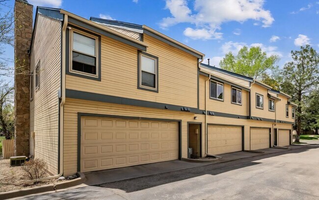 Building Photo - Wonderful townhome unit in Arvada! MOVE IN READY!!