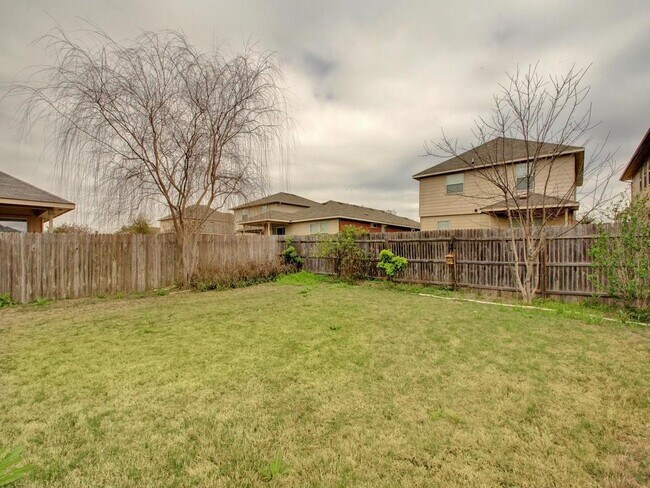 Building Photo - 3420 Bach Dr
