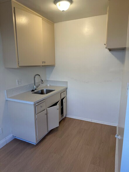 Building Photo - 11914 Downey Ave