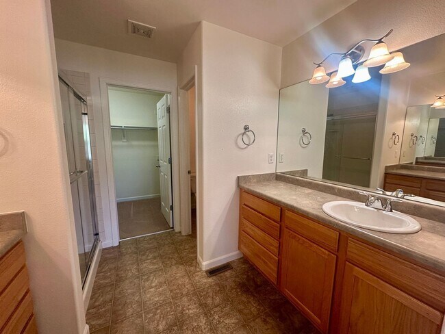 Building Photo - 6345 Chardonnay St