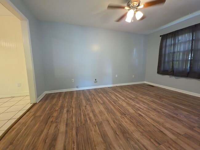 Building Photo - 3910 Grunden Dr SW