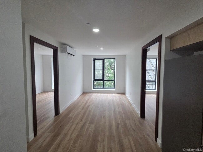 Building Photo - 132 W 134th St
