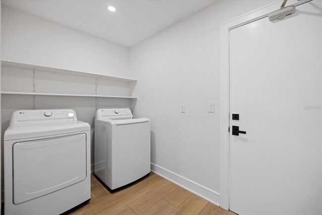 Building Photo - 328 Monet Dr