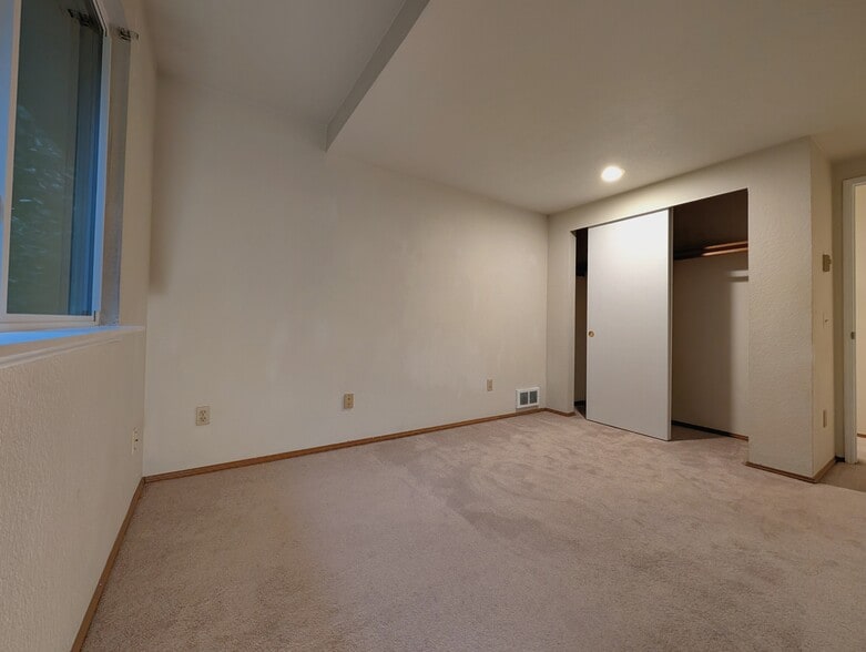 Bedroom #1 - 515 NW Bright St