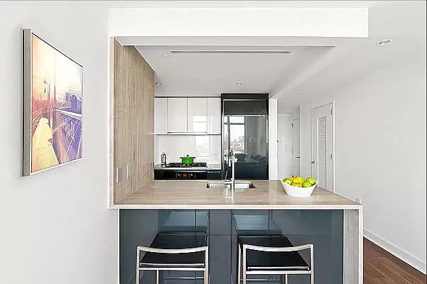 Building Photo - 2 Northside Piers