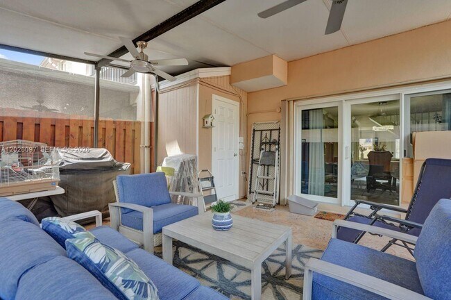 Building Photo - 7355 SW 26th Ct