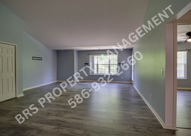 Building Photo - 2-bedroom 2 bath condo in Shelby Township