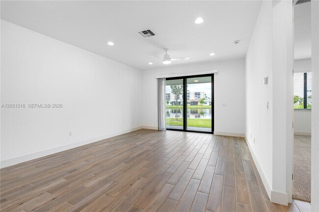 Building Photo - 7305 Ivory Spring
