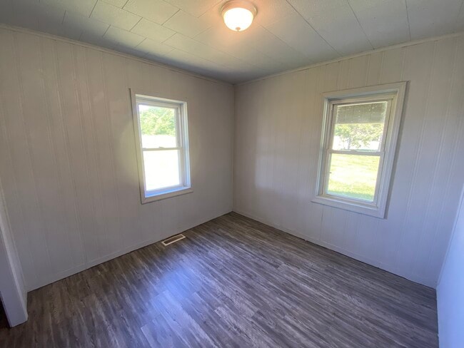 Building Photo - 19418 Newtown Rd