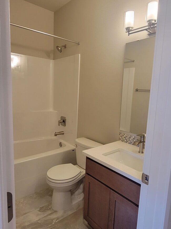 Building Photo - Brand new 2 bedroom home + den