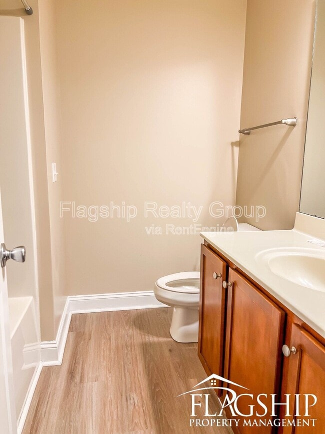 Building Photo - 2313 Sadler Dr