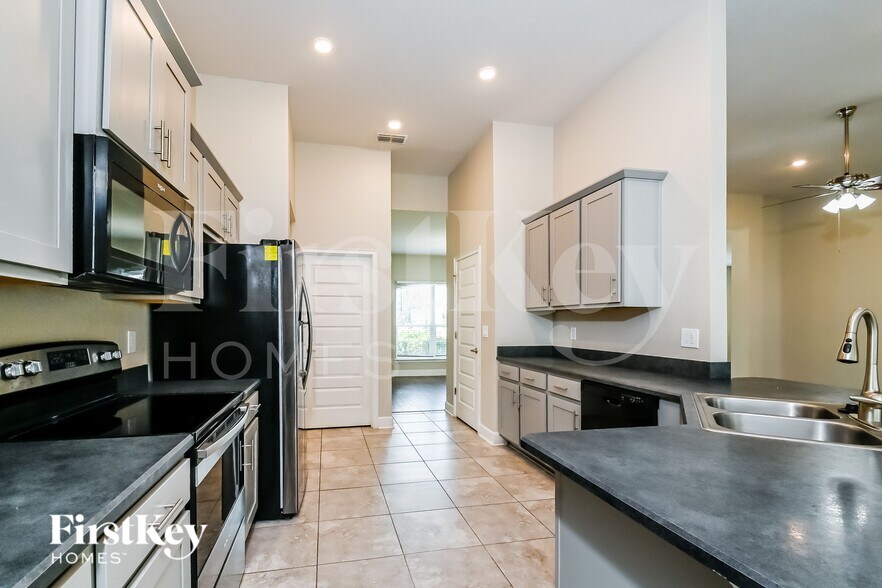 Building Photo - 243 Brookshire Dr