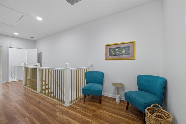 Building Photo - 1278 Plaza Ave SW