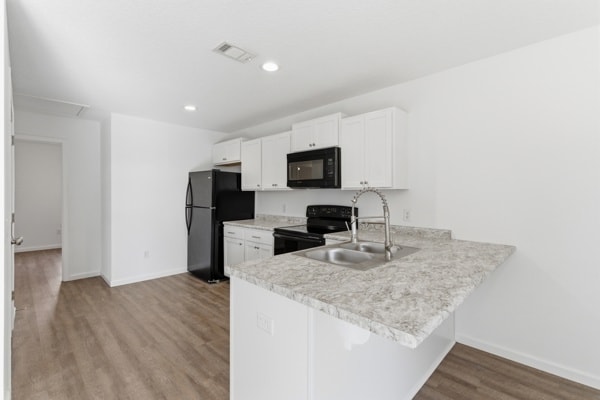 Building Photo - 34 Pine St