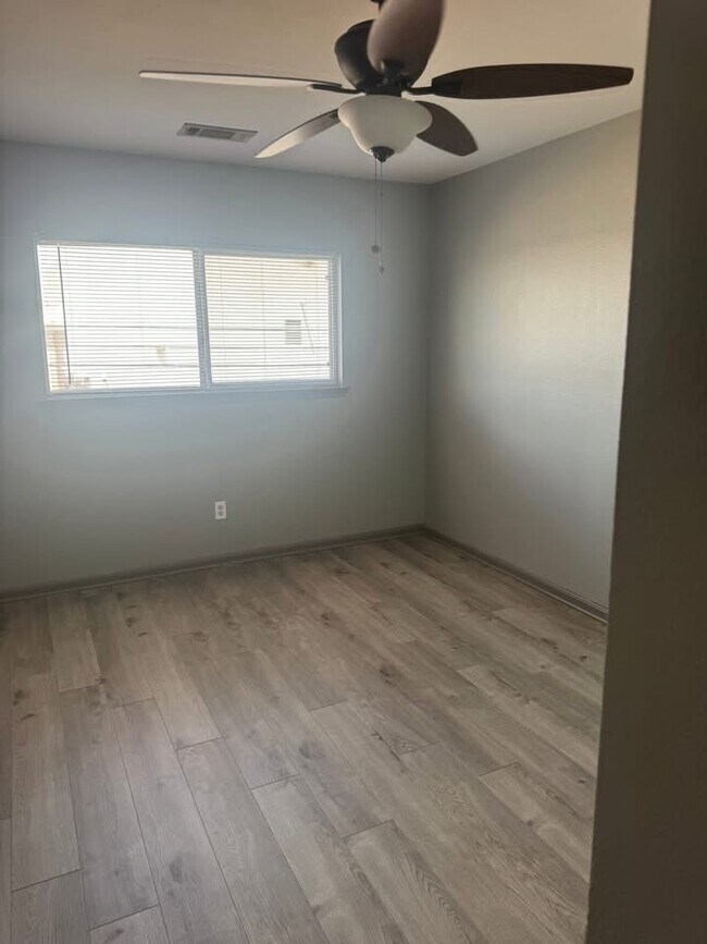 Building Photo - 6439 Waldron Dr