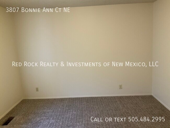 Building Photo - 3807 Bonnie Ann Ct NE