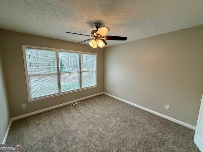 Building Photo - 172 Crown Forest Dr