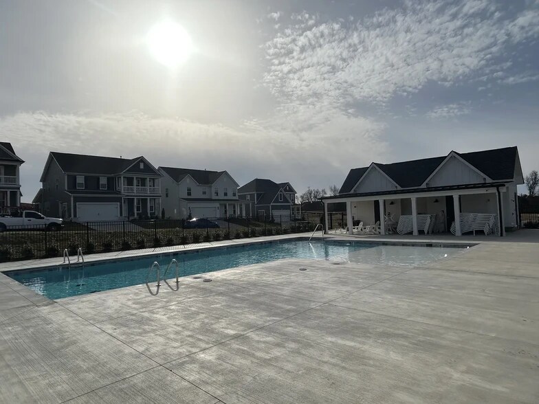 Building Photo - 356 Hammock Ln