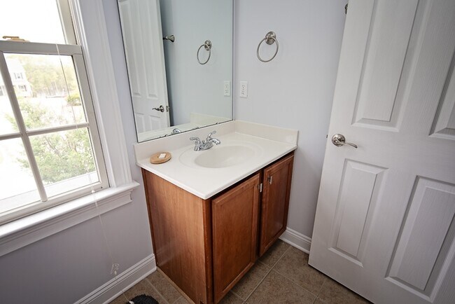 Building Photo - 856 Harborside Ln