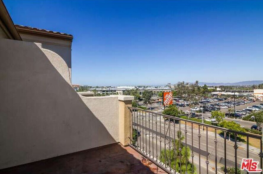 Building Photo - 12975 Agustin Pl