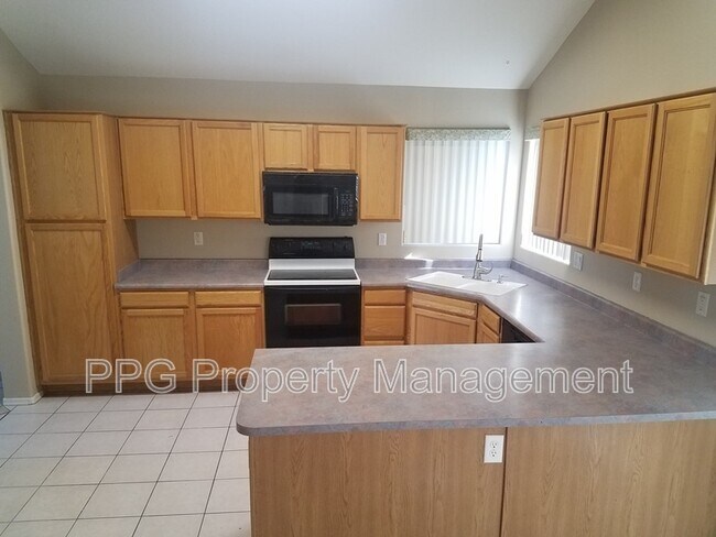 Building Photo - 13359 W Ironwood St