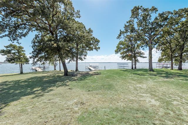 Building Photo - 229 Lakeside Dr