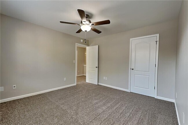 Building Photo - 4444 Sequoia Park Trail SW