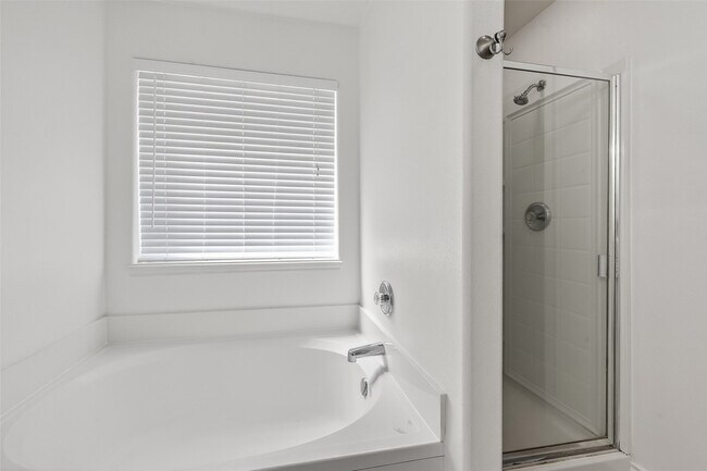 Building Photo - 9111 Grand Villa Ln