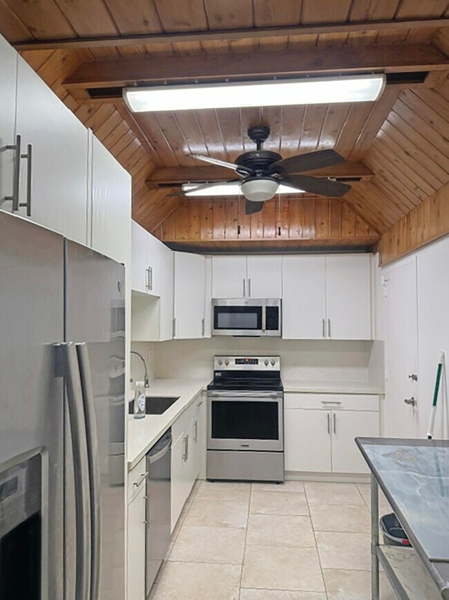 Building Photo - 4250 Galt Ocean Dr