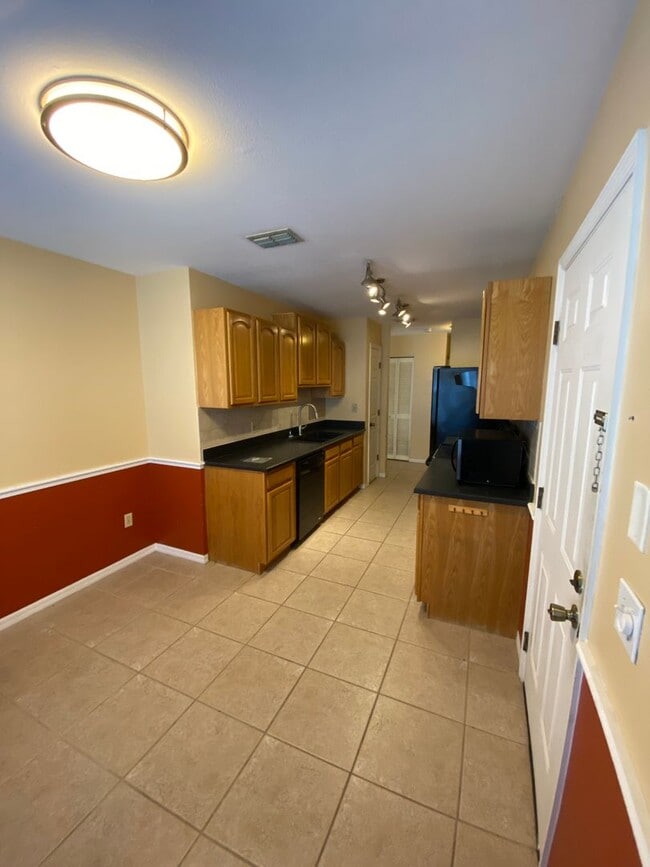 Building Photo - 2312 SW 20th Ct