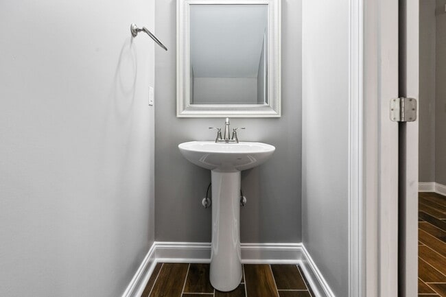 Building Photo - Available July 15th!