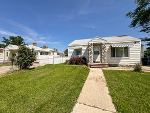 Building Photo - 1730 W Center St