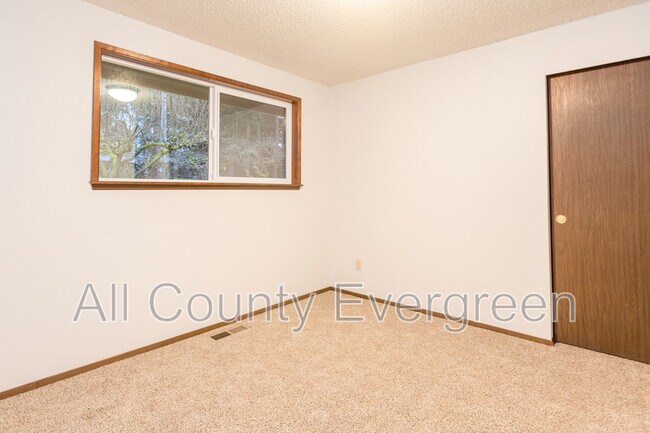 Building Photo - 5805 48th Ave E