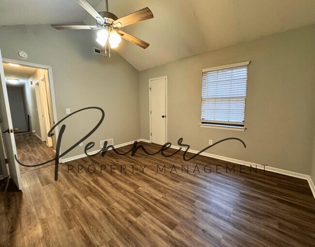 Building Photo - 3538 NE Independence Ave