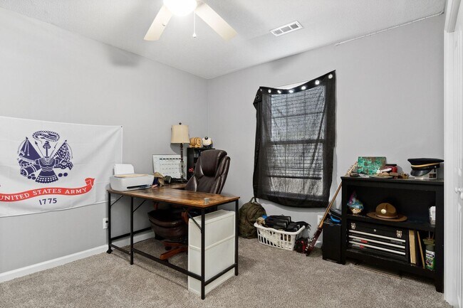 Building Photo - 4 Bedroom Pet Friend Home For Rent Near Dotsonville Road!