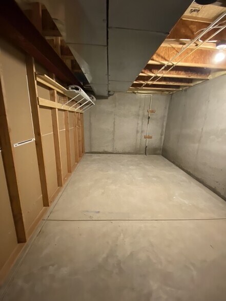 Building Photo - 5127 Stillwater Creek Dr