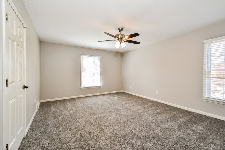 Building Photo - 1790 Malabar Dr