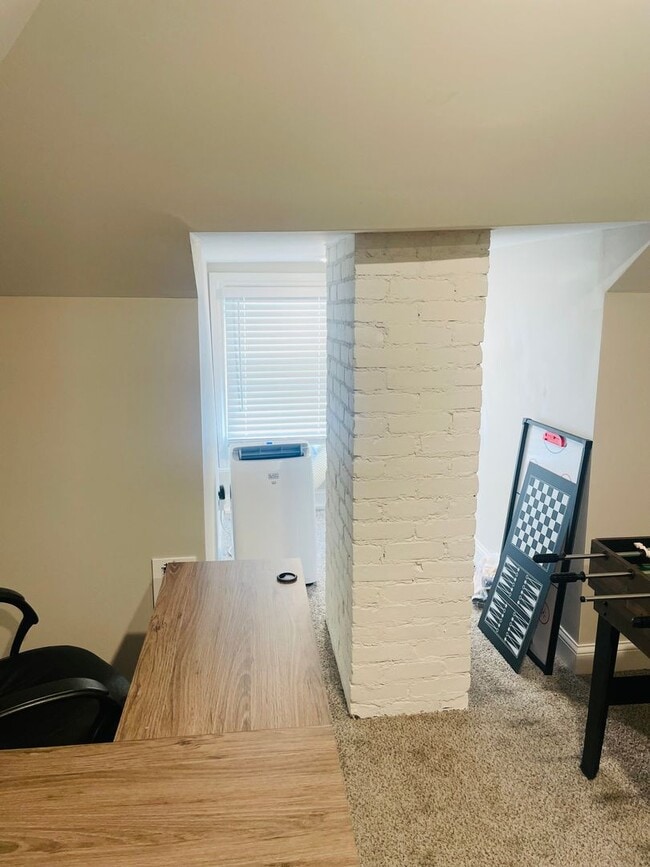 Building Photo - Modern Townhome in the Heart of Franklinton