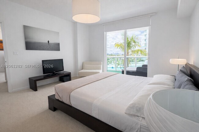 Building Photo - 7900 Harbor Island Dr