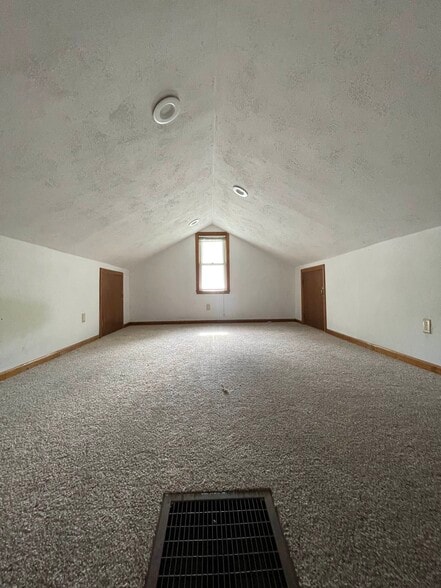Building Photo - 1641 W Adams St